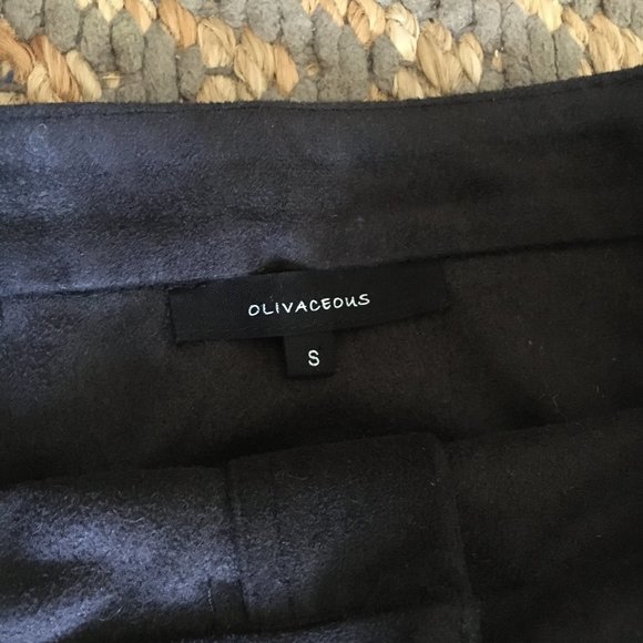 Olivaceous | Faux Suede Mini Skirt (S) - Picture 3 of 4